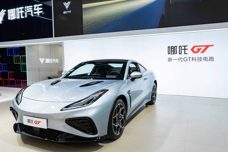 广州海珠区联景硕企业管理咨询哪吒汽车在智能汽车领域的表现，领途汽车在新能源汽车市场中的影响力